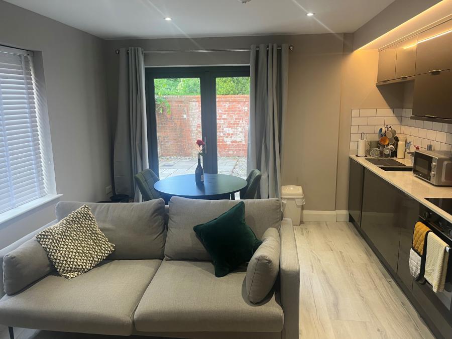 Apartment 9 , 26 Sans Souci Park