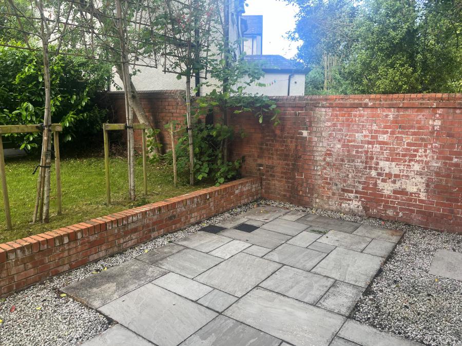 Apartment 9 , 26 Sans Souci Park