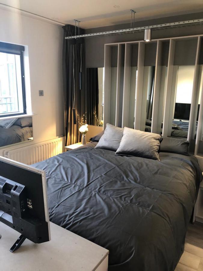 Apt 20B Ardmore Court 2A Ardmore Avenue