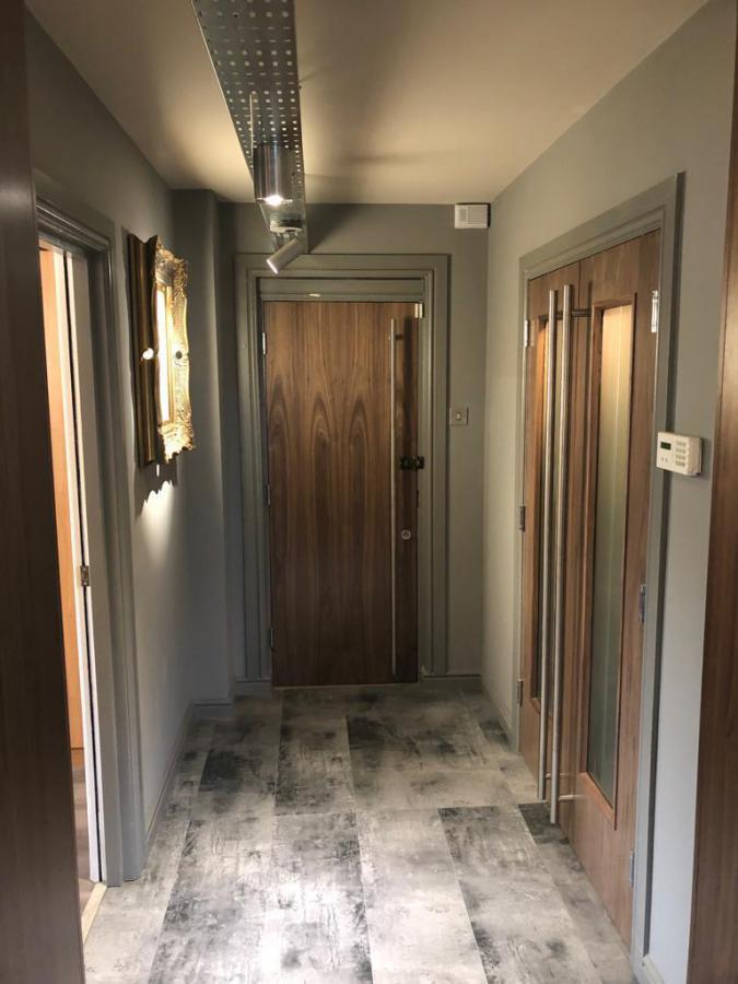 Apt 20B Ardmore Court 2A Ardmore Avenue