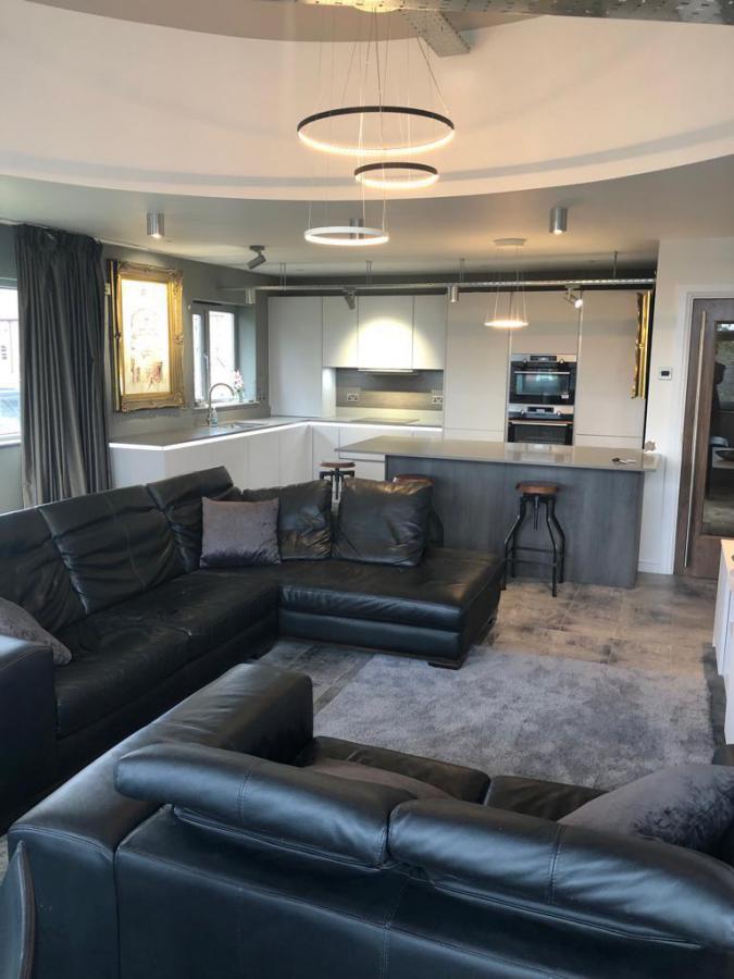 Apt 20B Ardmore Court 2A Ardmore Avenue