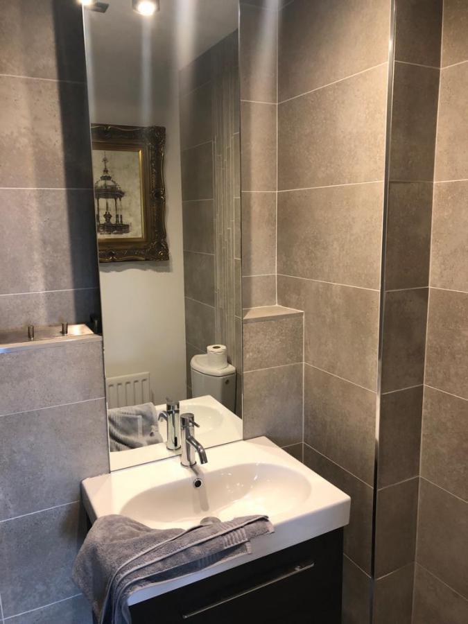 Apt 20B Ardmore Court 2A Ardmore Avenue