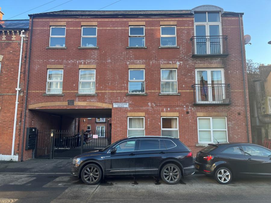 Apt 3 Pakenham Mews