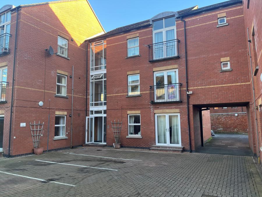 Apt 3 Pakenham Mews