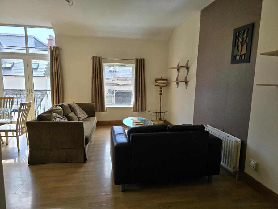 Apt 3 Pakenham Mews