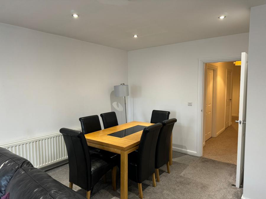 Apt 58, Bell Towers, 6 Bell Towers South