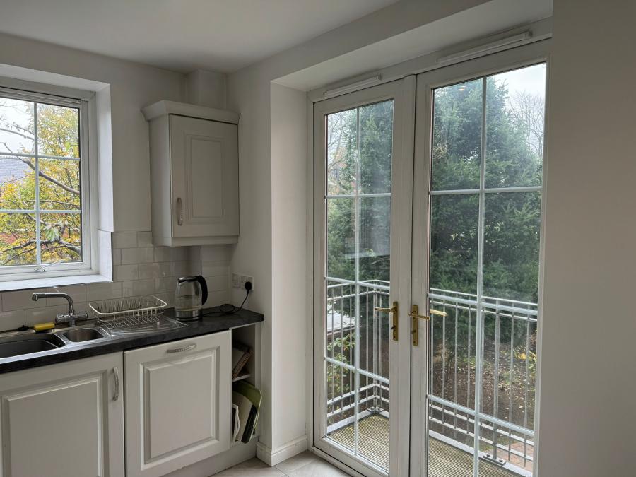 Apt 58, Bell Towers, 6 Bell Towers South