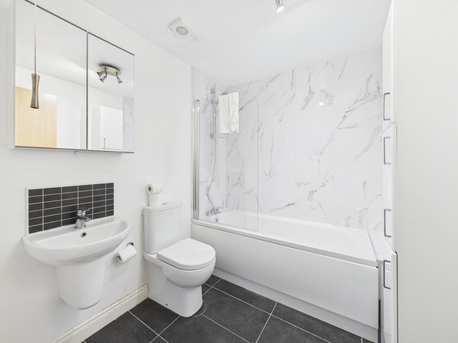 Apt 25, 9 Brown Square