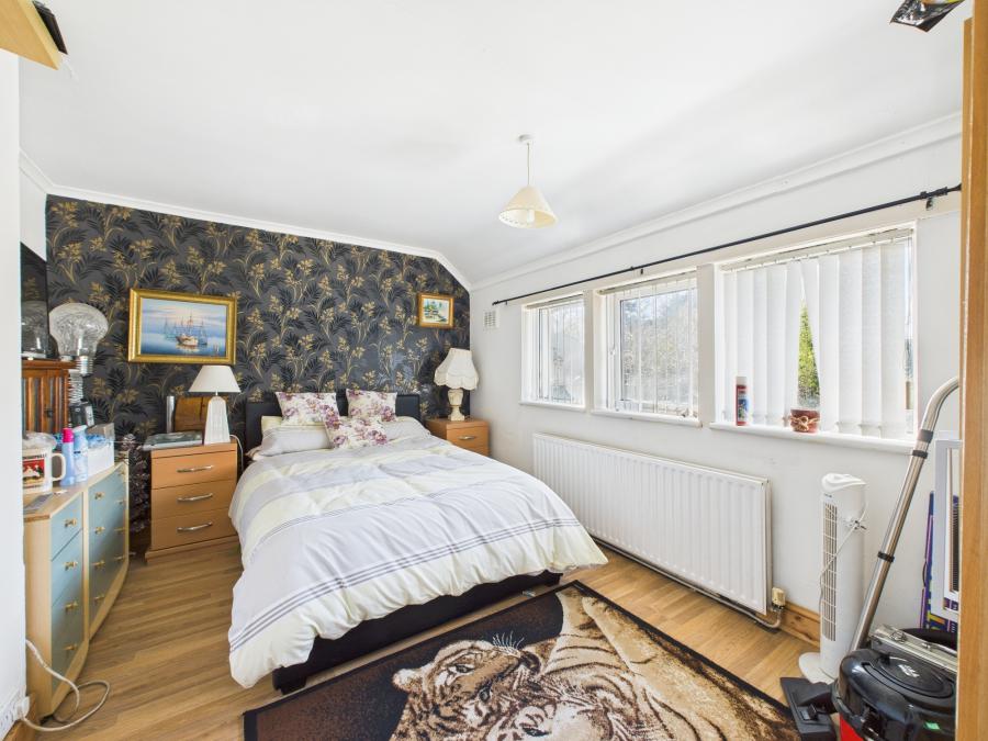 26 Connsbrook Park
