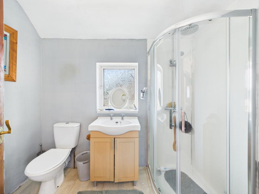 26 Connsbrook Park
