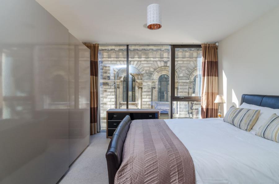 Apt 10 Custom House Square Ulster Street