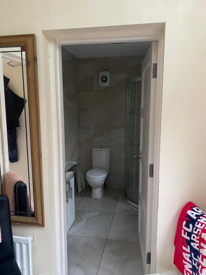 1 Sandhurst Drive