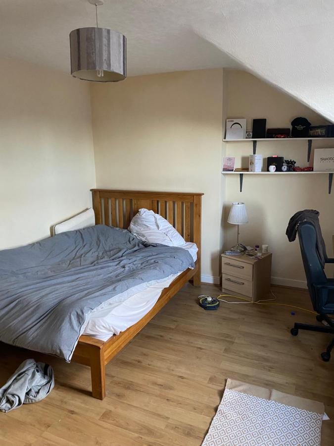1 Sandhurst Drive