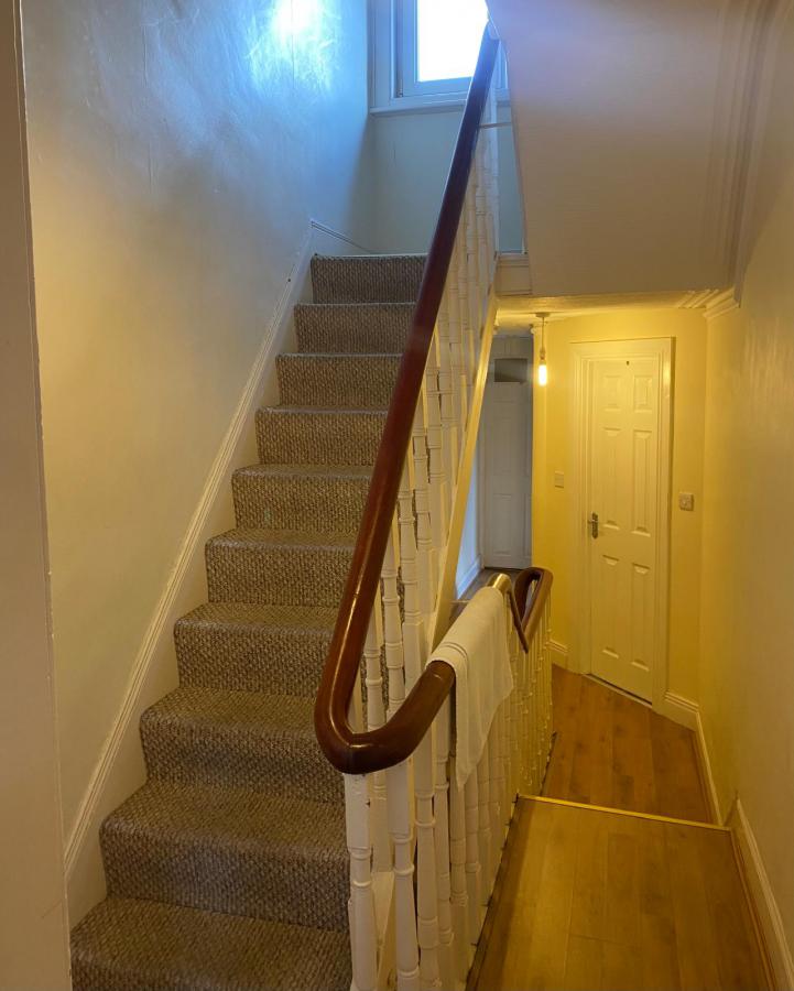 1 Sandhurst Drive