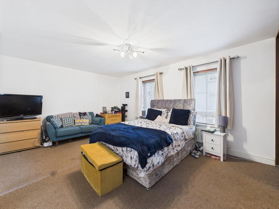 60 The Demesne Hillsborough Road
