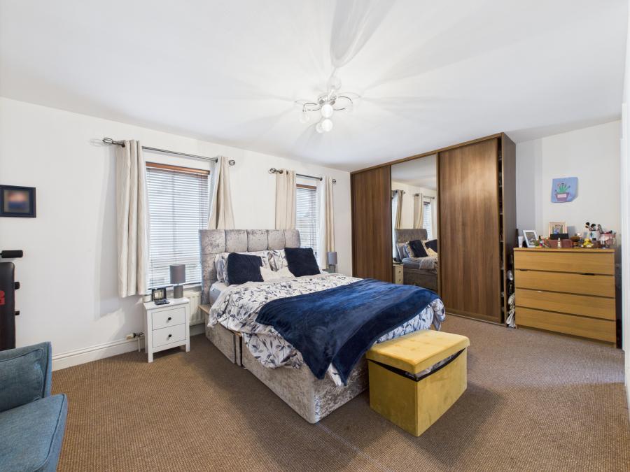 60 The Demesne Hillsborough Road