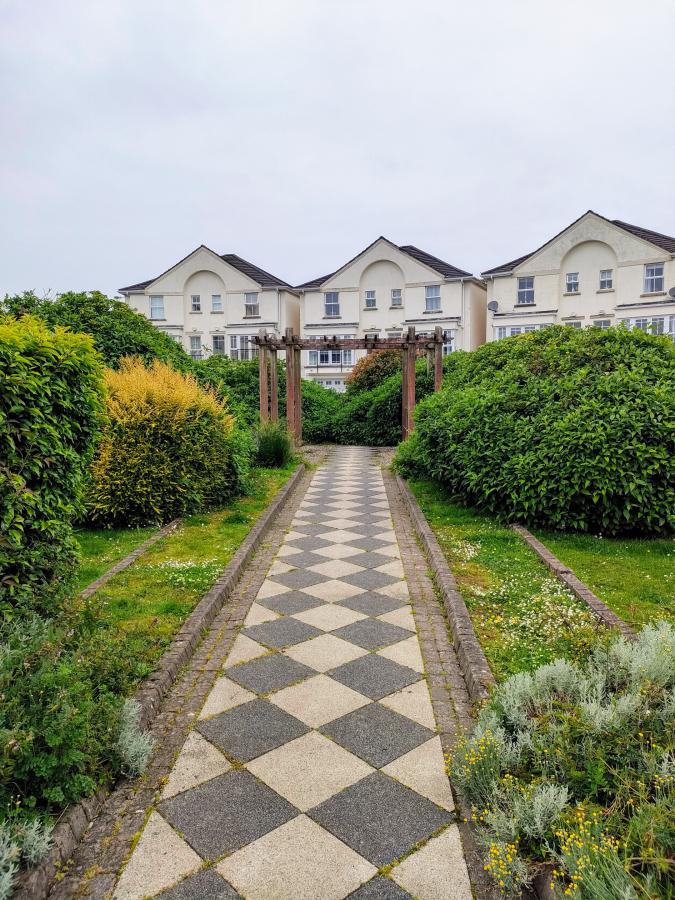 60 The Demesne Hillsborough Road