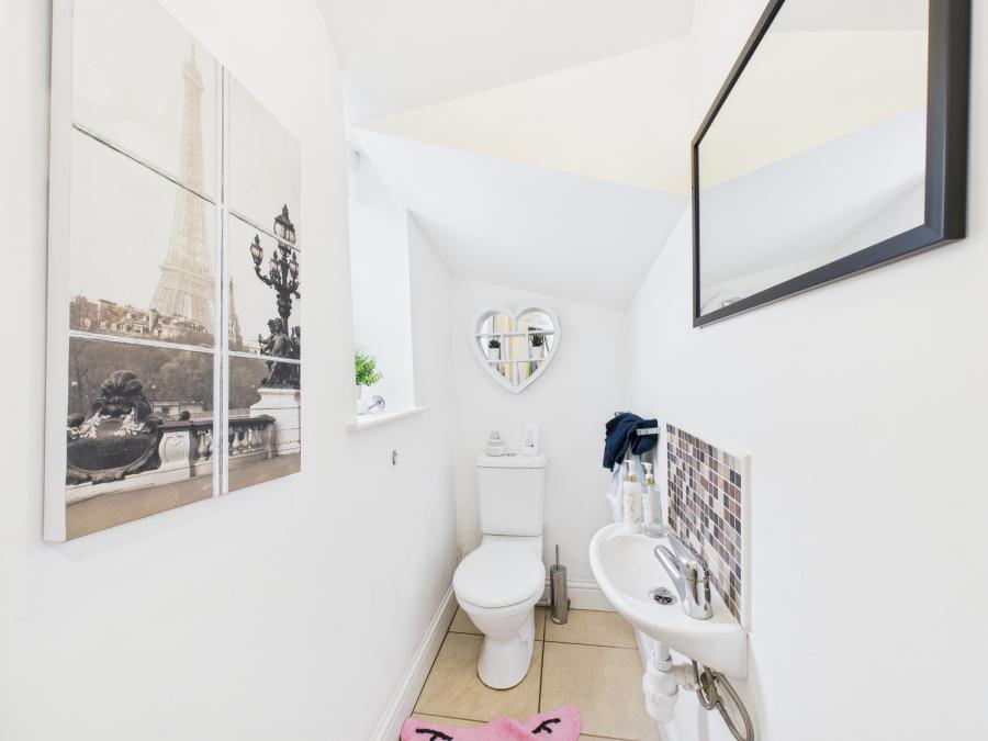 60 The Demesne Hillsborough Road