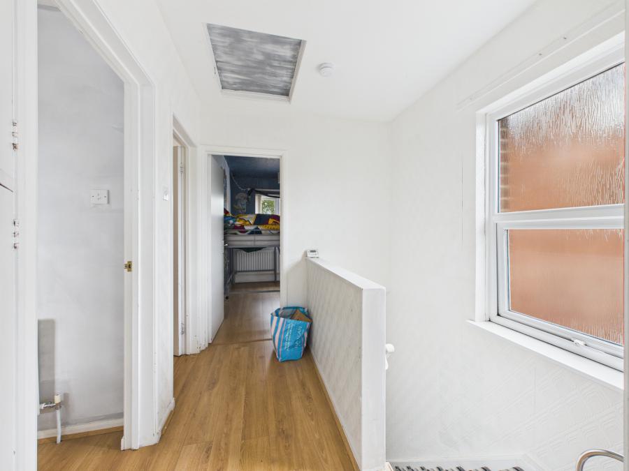 7 Roddens Gardens