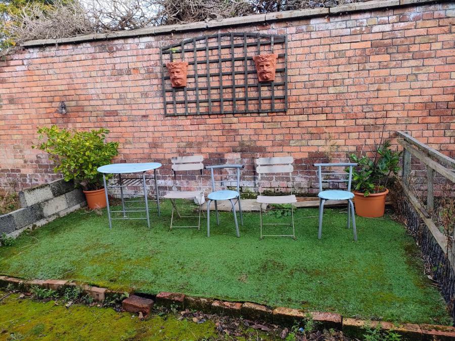 18 Willowfield Parade