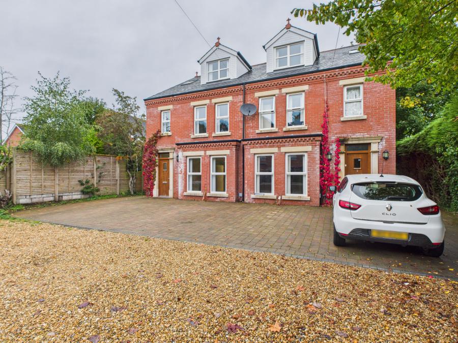 3  Kincora Mews