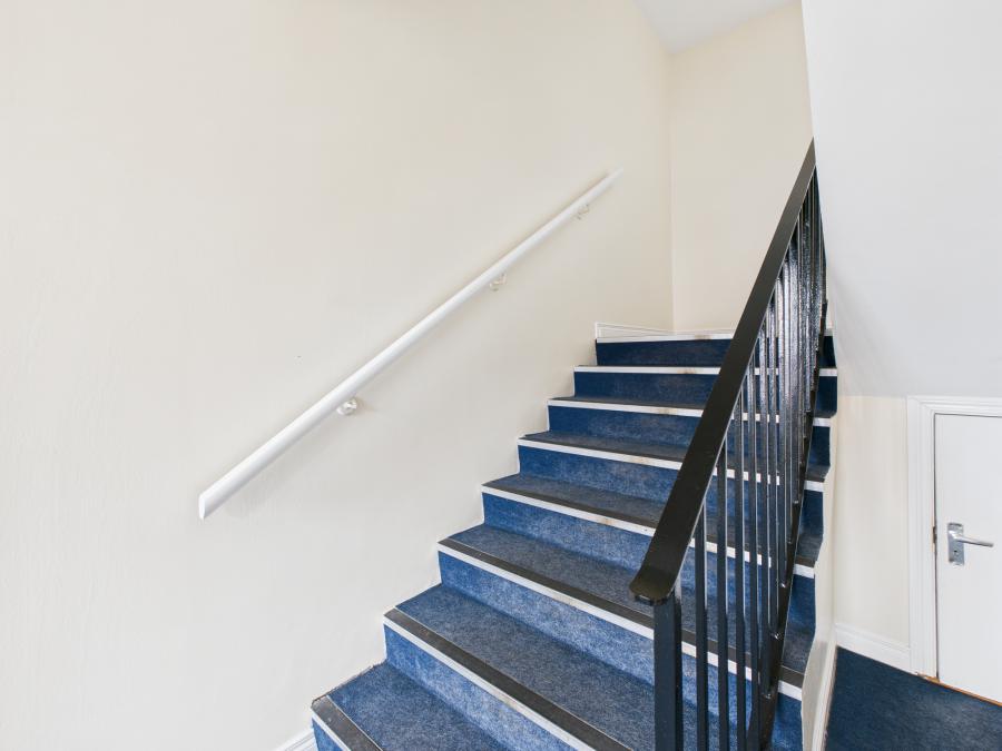 John Longs  102-110 Beersbridge Road