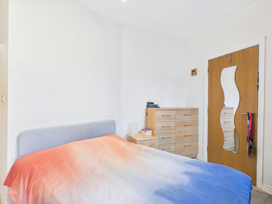 John Longs  102-110 Beersbridge Road