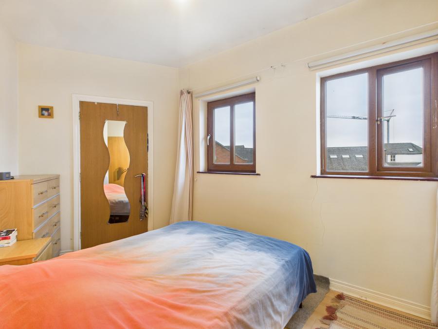 John Longs  102-110 Beersbridge Road