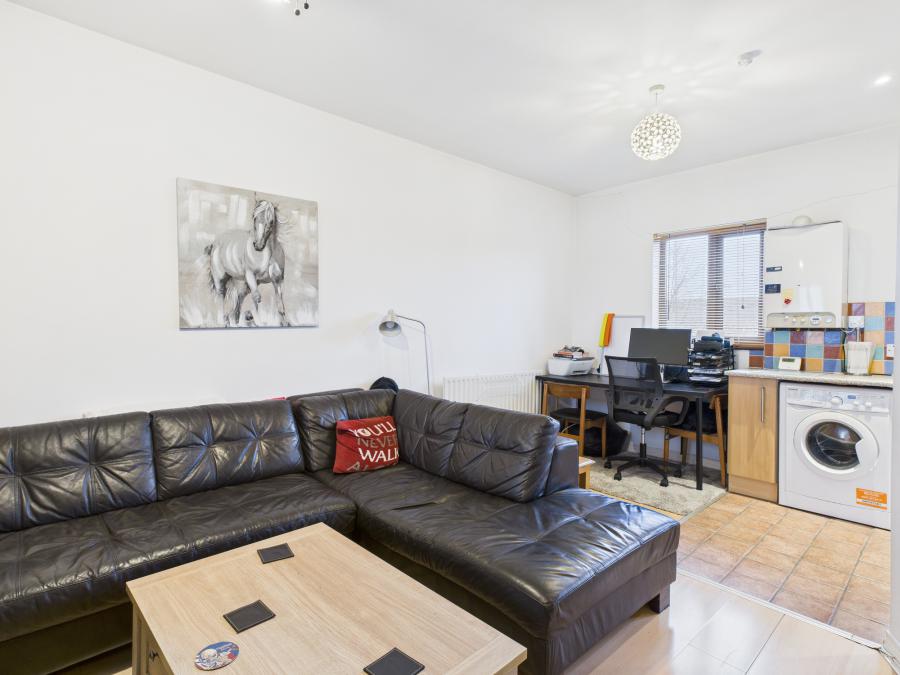 John Longs  102-110 Beersbridge Road