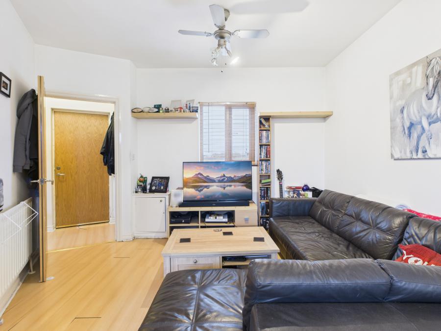 John Longs  102-110 Beersbridge Road