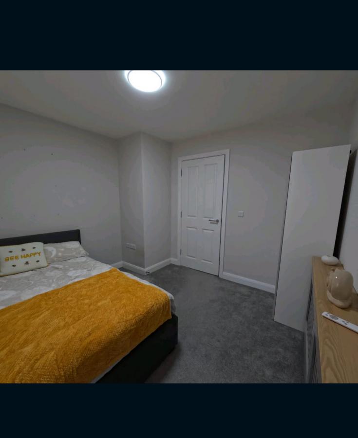 Apartment 2 Roseland Place