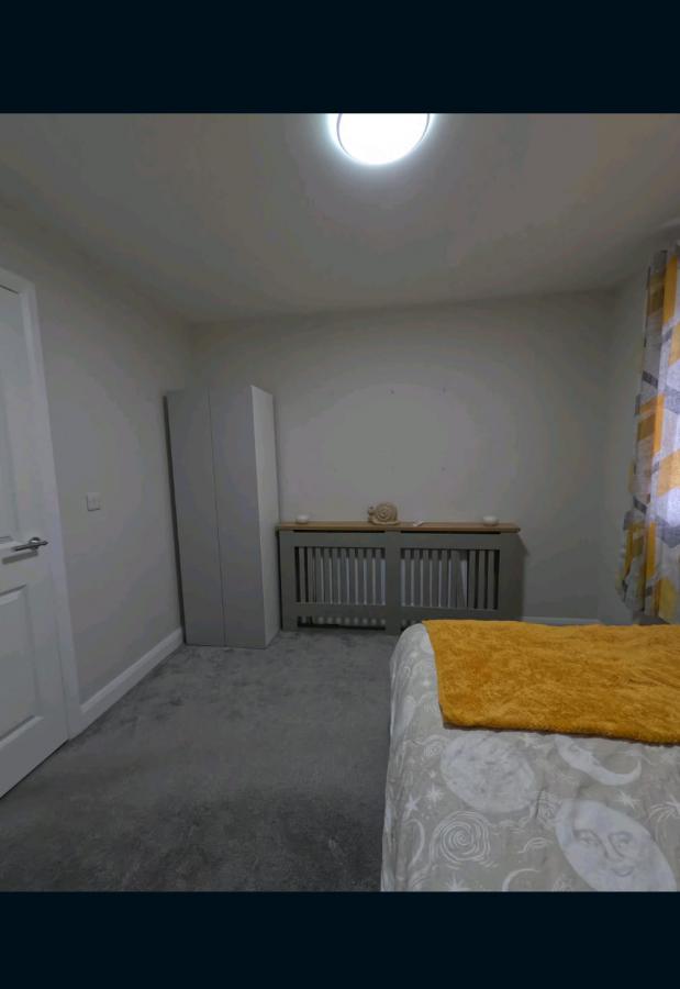 Apartment 2 Roseland Place