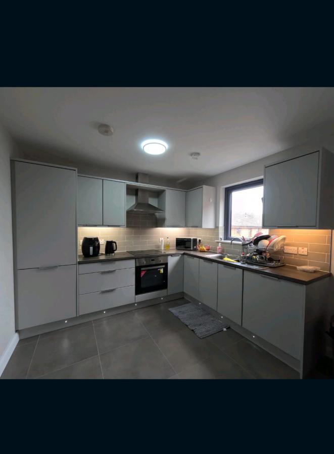 Apartment 2 Roseland Place