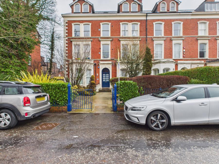 2, L'academie  14 College Green