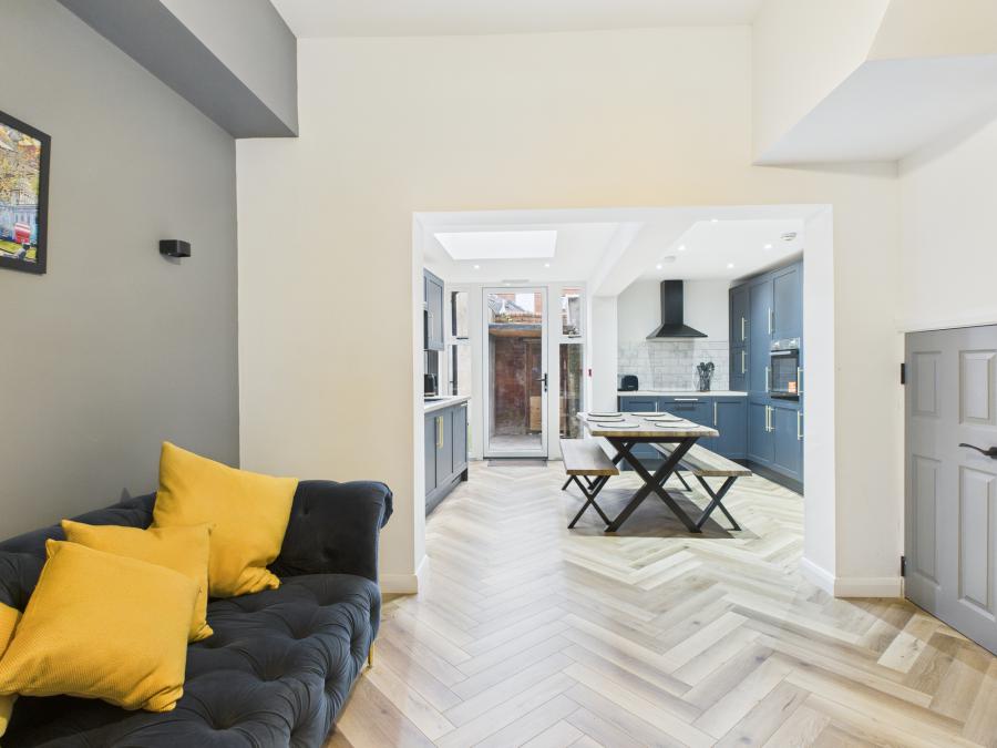 Room 1, 419  Woodstock Road