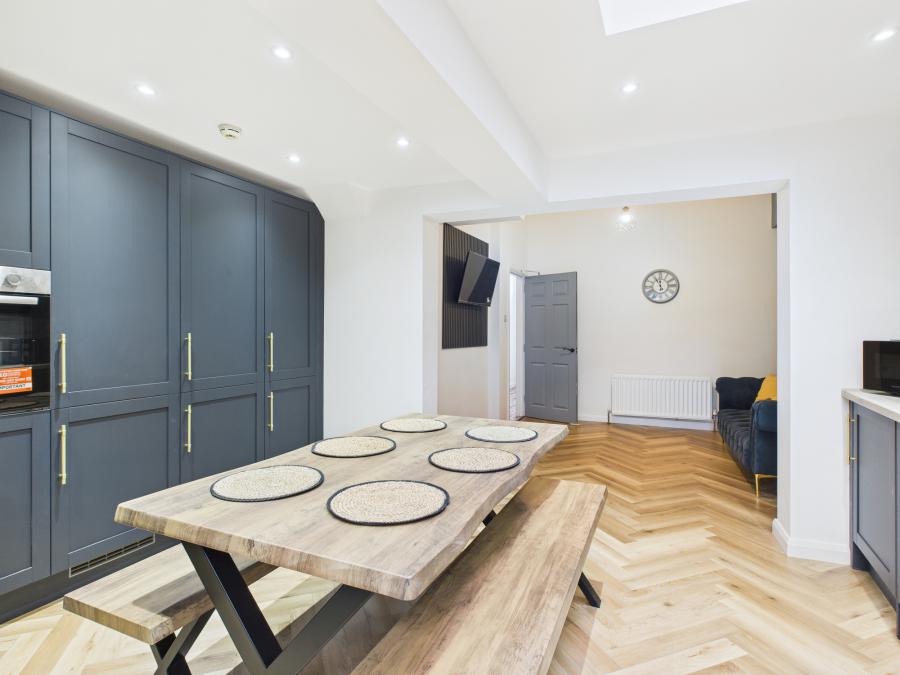 Room 1, 419  Woodstock Road