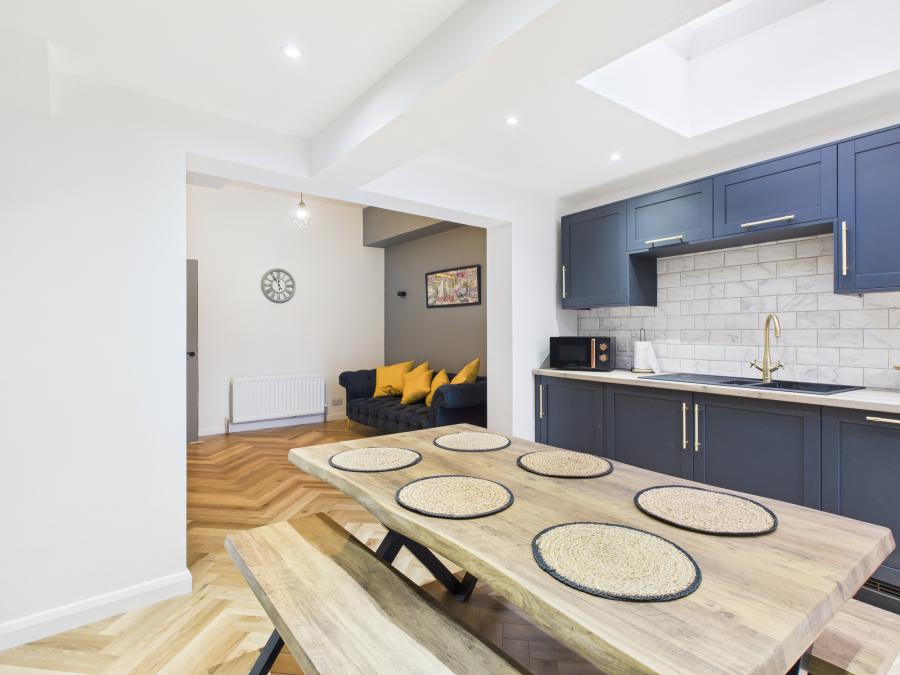 Room 1, 419  Woodstock Road