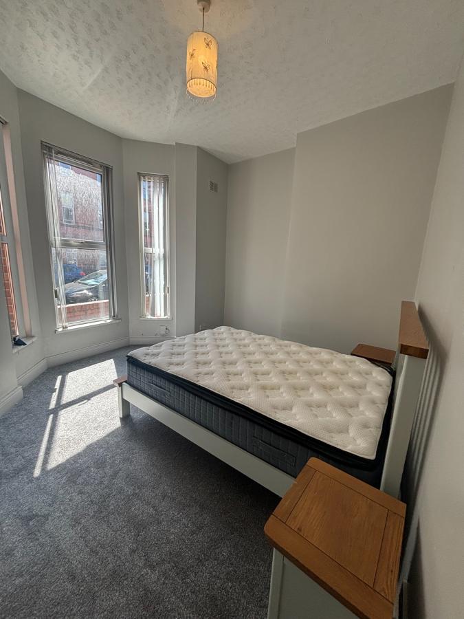 Flat 1, 89 Fitzroy Avenue