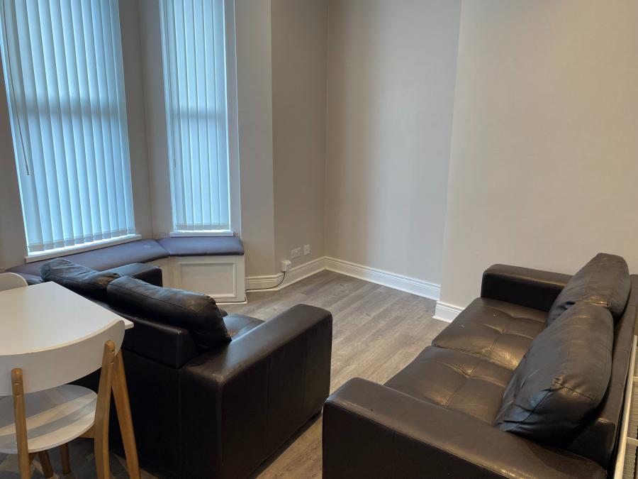 Flat 3 89 Fitzroy Avenue