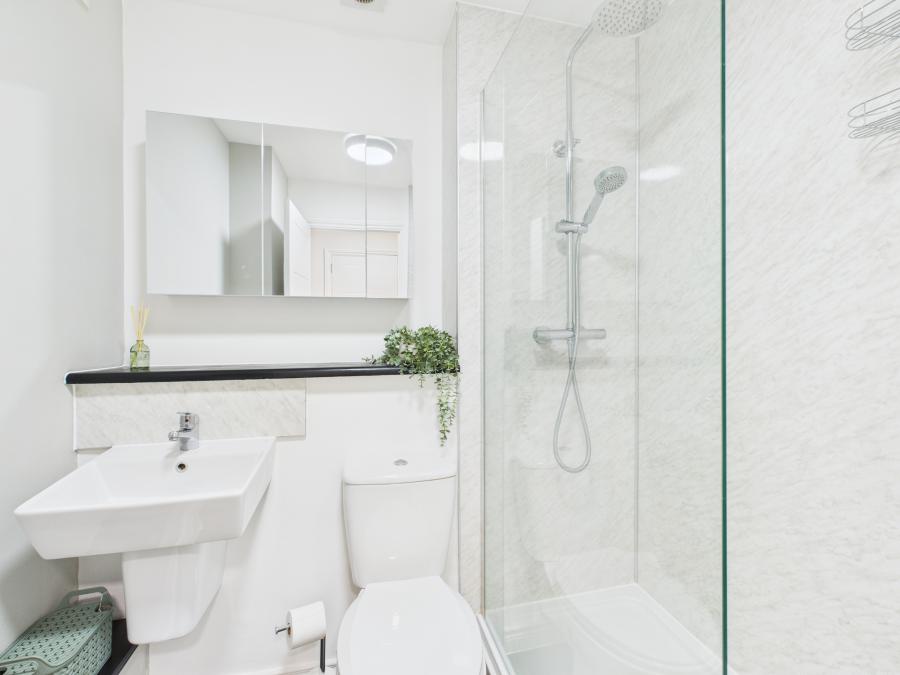 Apt 51, Bass Buildings Alfred Street