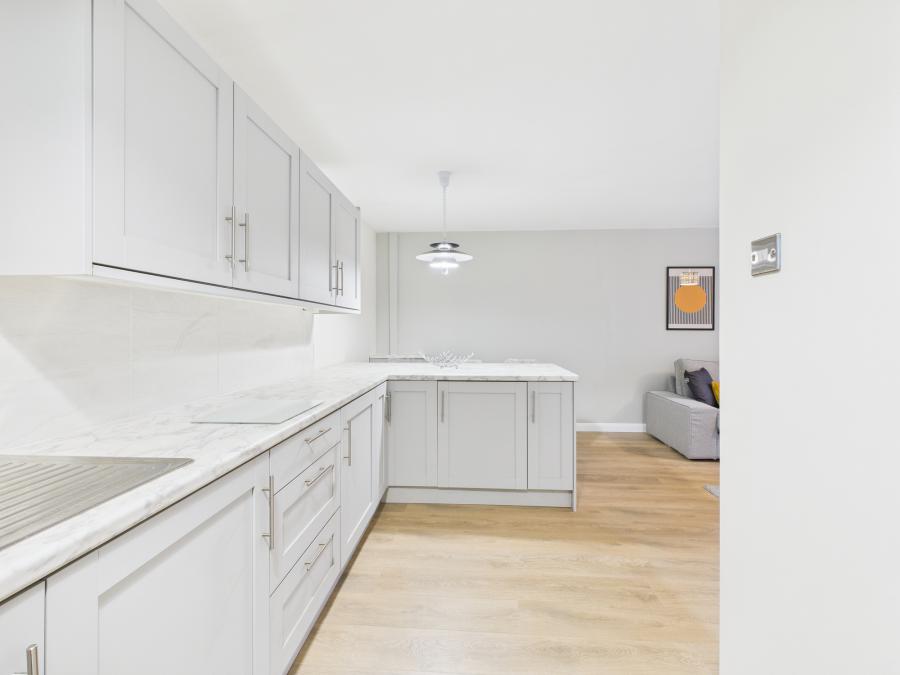 Apt 51, Bass Buildings Alfred Street