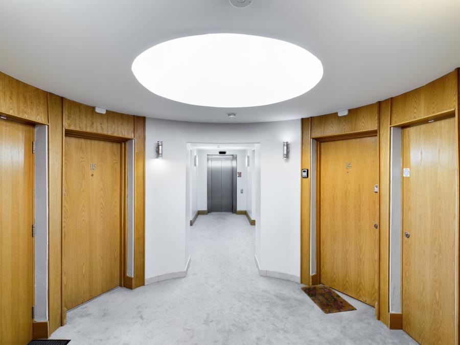 Apt 13, 1 Deramore Park South