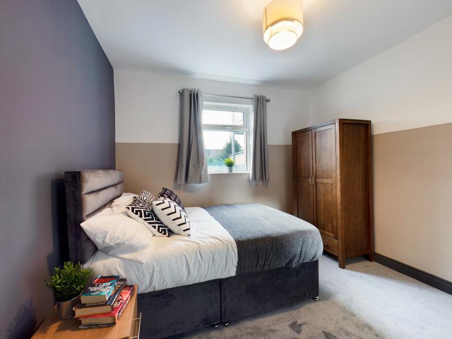 3.1 Eglantine Avenue