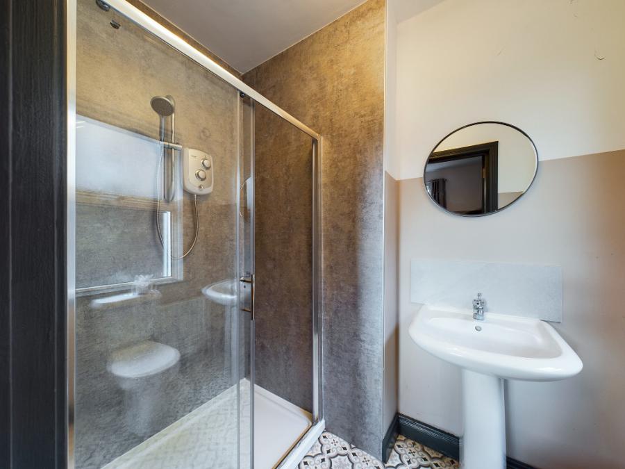 3.1 Eglantine Avenue