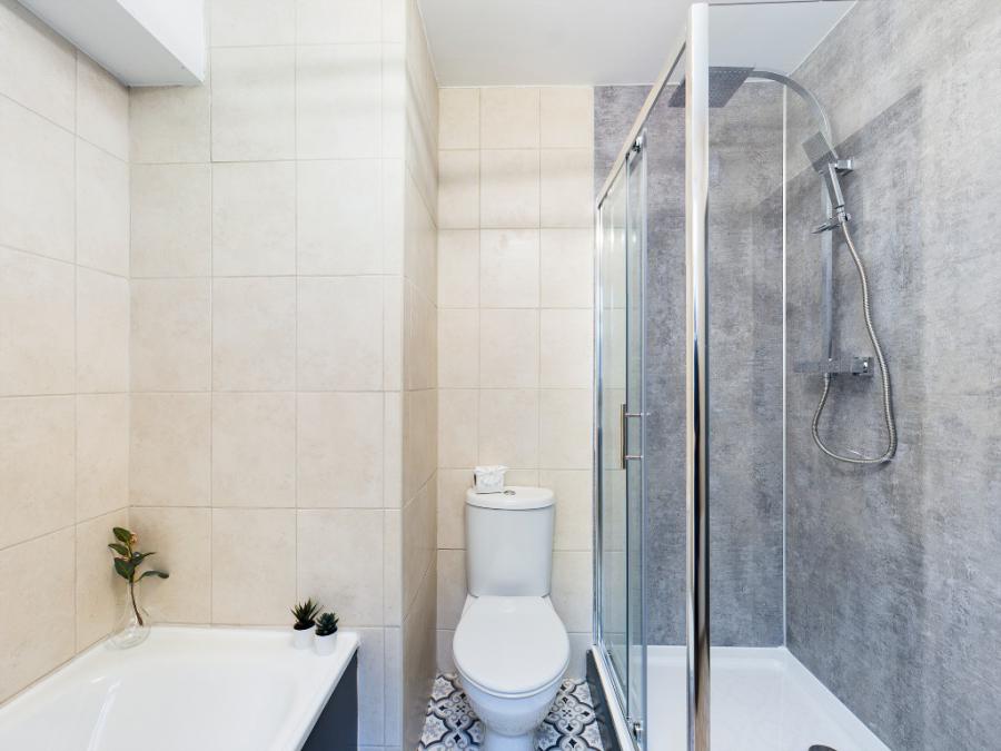 3.1 Eglantine Avenue