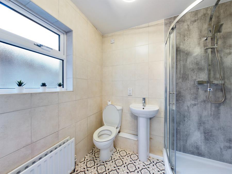 3.2 Eglantine Avenue