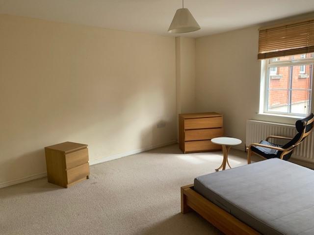 Apt 38, Bell Towers, 5 Bell Towers South