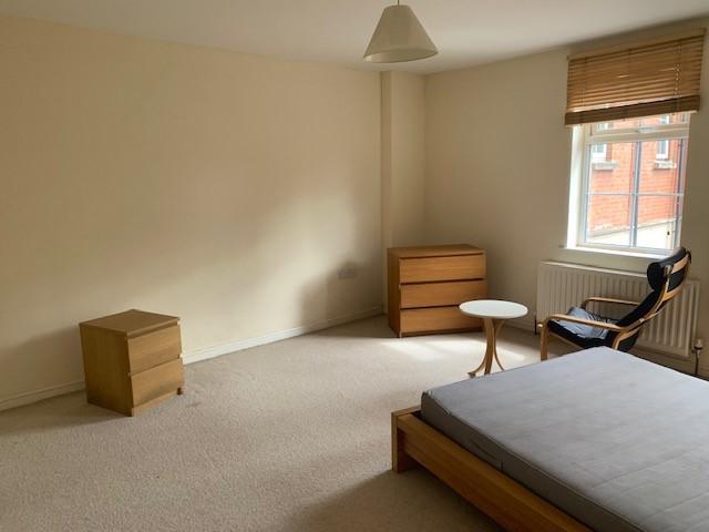 Apt 38, Bell Towers, 5 Bell Towers South