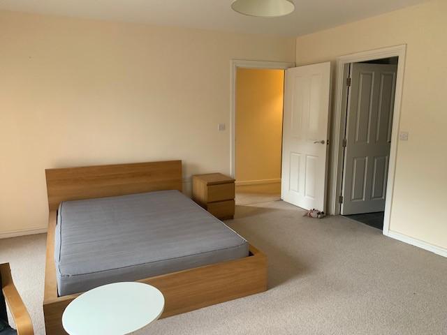 Apt 38, Bell Towers, 5 Bell Towers South