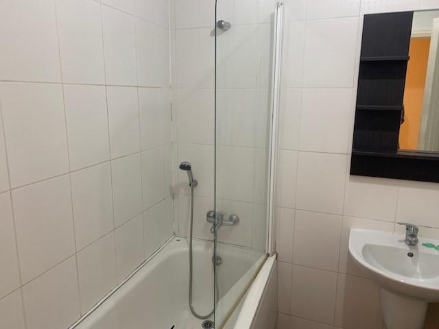 Apt 38, Bell Towers, 5 Bell Towers South